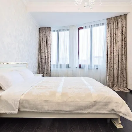 Bright New Arcadia Apartman