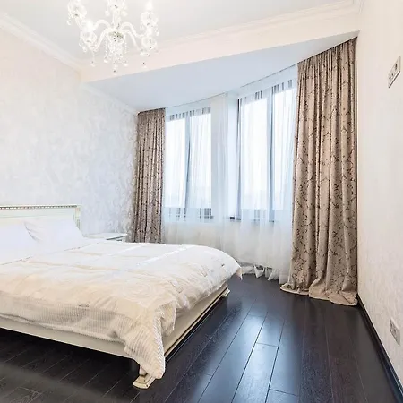 Bright New Arcadia Apartman